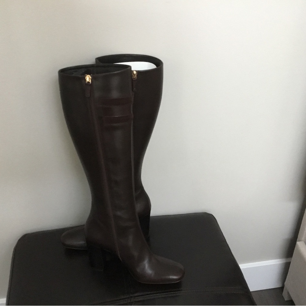 Gucci Women's Dark Brown Heeled Boots with Gold Accents - Picture 4 of 5